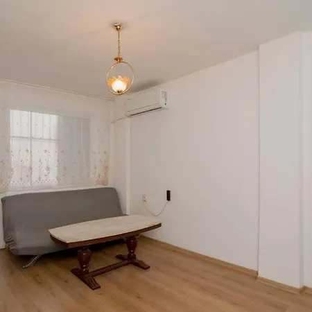 2 Bedroom Near The Opera וארנה